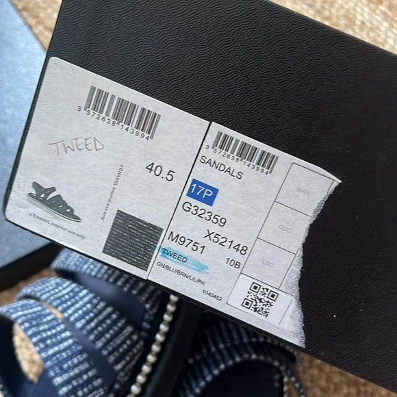 Chanel Tweed / Pearl Dad Sandals - Picture 8 of 11